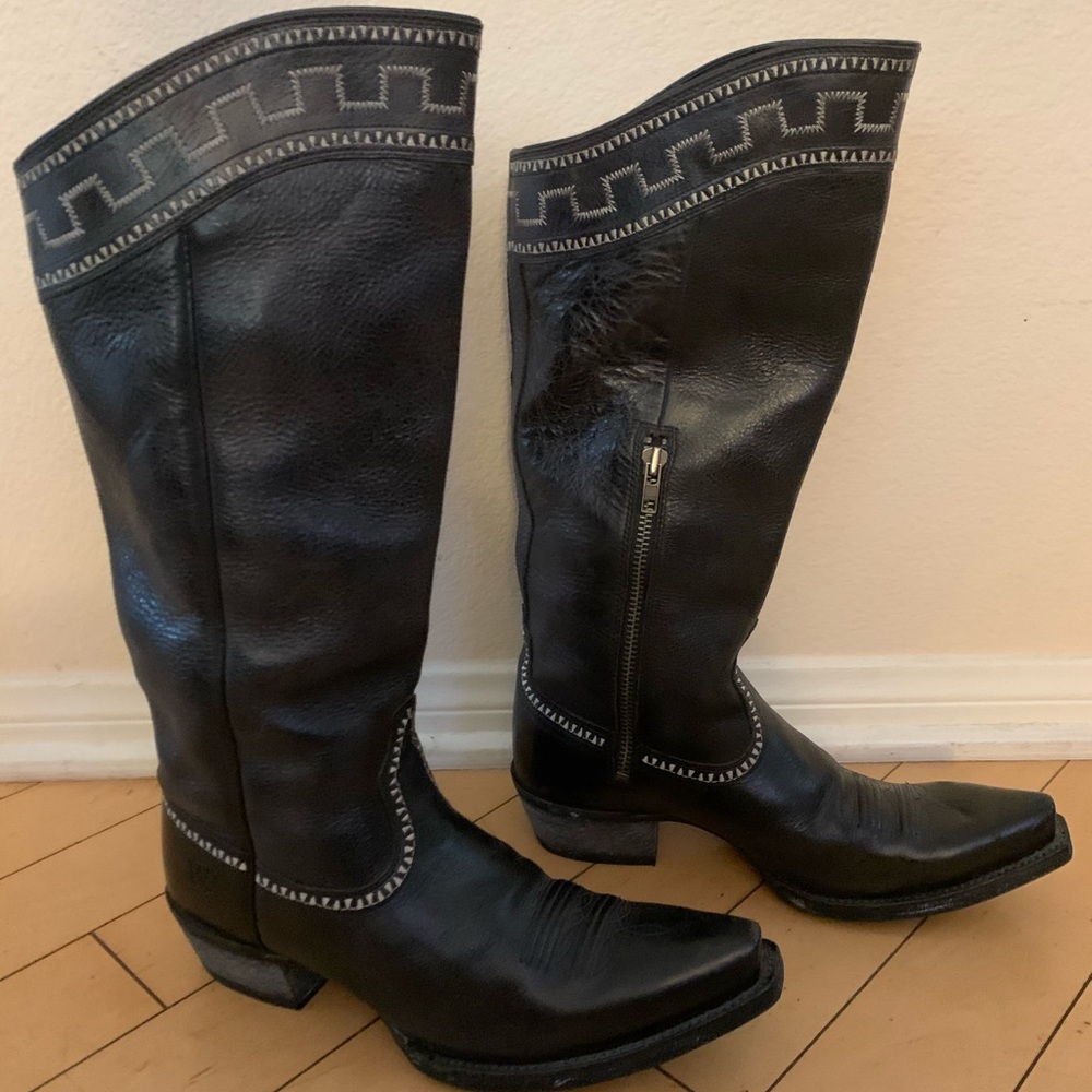Women’s Black Ariat Boots sz 9.5